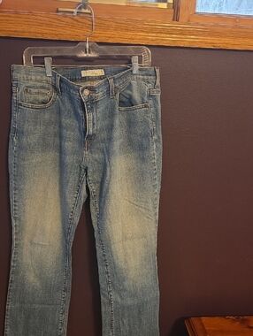 Levi's Women's Light Blue Wash Straight Jeans